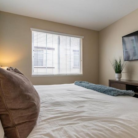 Bell Location Apartment Santa Clarita Exterior photo